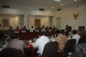 Rapat terbatas dipimpin presiden dengan tema Pencegahan dan Penanggulangan masalah kekerasan terhadap anak (7)