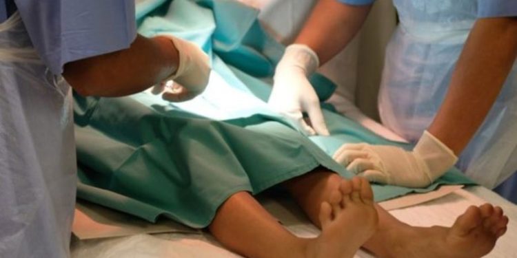 SUNAT LASER MEMBUKTIKAN ANAK MUDAH MENJADI KORBAN BERKEPANJANGAN DARI PRODUK YANG SANGAT BERESIKO