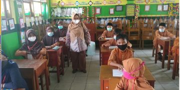 KPAI MELAKUKAN PENGAWASAN PERSIAPAN BUKA SEKOLAH DI KOTA SERANG DAN KAB. PANDEGLANG