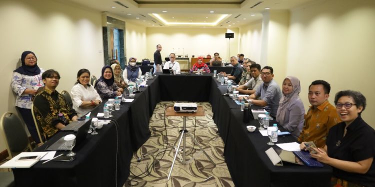 KOMITMEN PEMERINTAH TERHADAP PENCEGAHAN DAN PENANGANAN PORNOGRAFI ANAK PELAKU DAN KORBAN