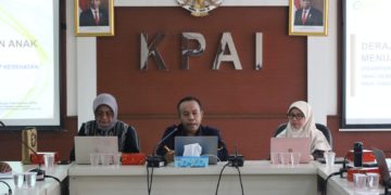 DERAJAT OPTIMAL KESEHATAN ANAK MENUJU INDONESIA EMAS: Menanti PP Kesehatan yang Berpihak Kepada Kepentingan Terbaik Bagi Anak