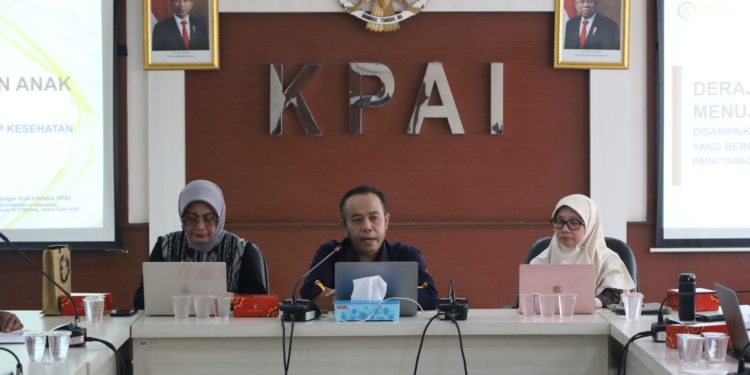 DERAJAT OPTIMAL KESEHATAN ANAK MENUJU INDONESIA EMAS: Menanti PP Kesehatan yang Berpihak Kepada Kepentingan Terbaik Bagi Anak