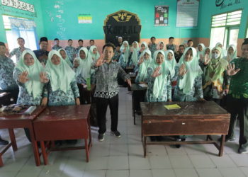 KOMITMEN KPAI TERHADAP HAK PENDIDIKAN ANAK DI KABUPATEN PAMEKASAN DAN SUMENEP