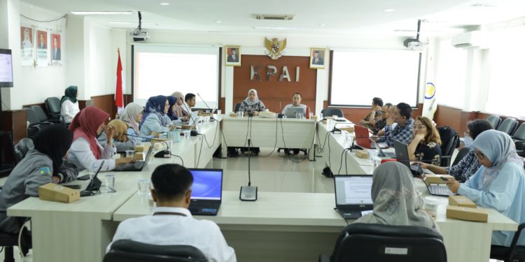 KPAI GELAR FGD DENGAN STAKEHOLDER BUNTUT POLEMIK PERATURAN PEMERINTAH NOMOR 28 TAHUN 2024 TENTANG KESEHATAN